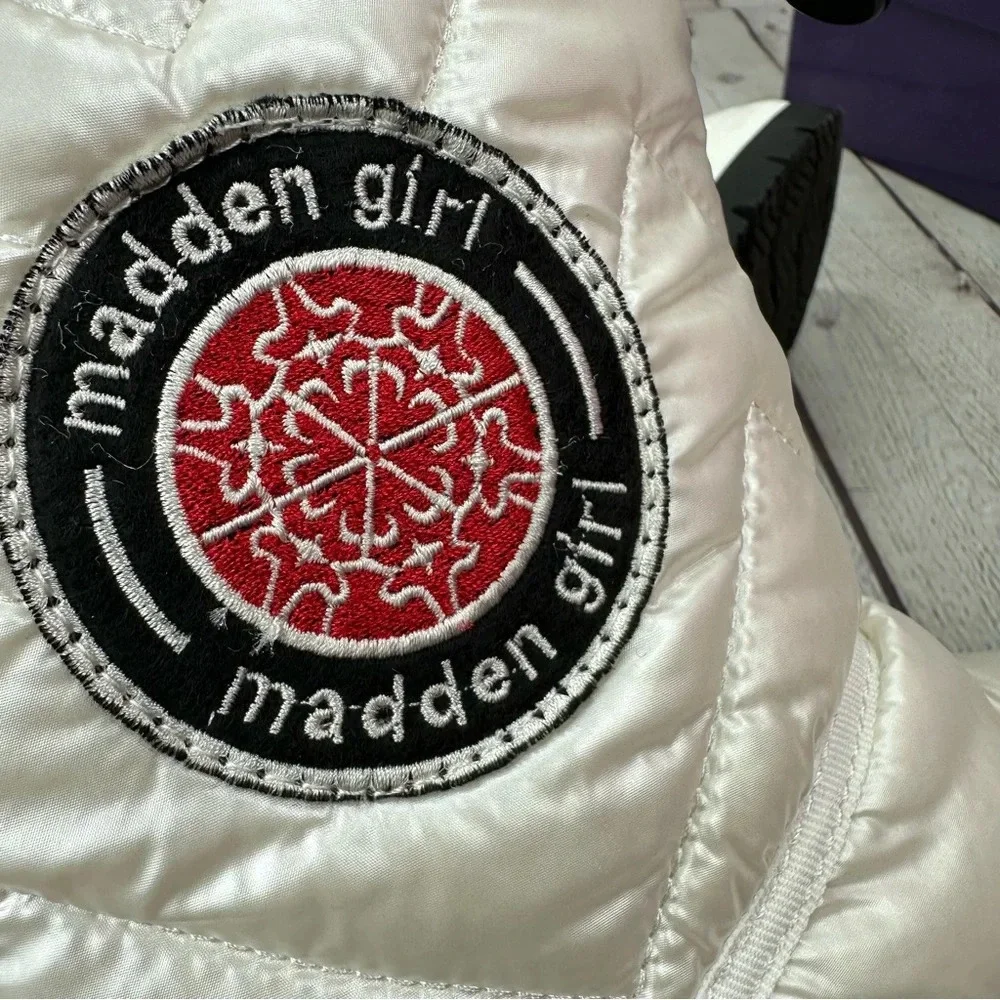 Madden Girl good preowned